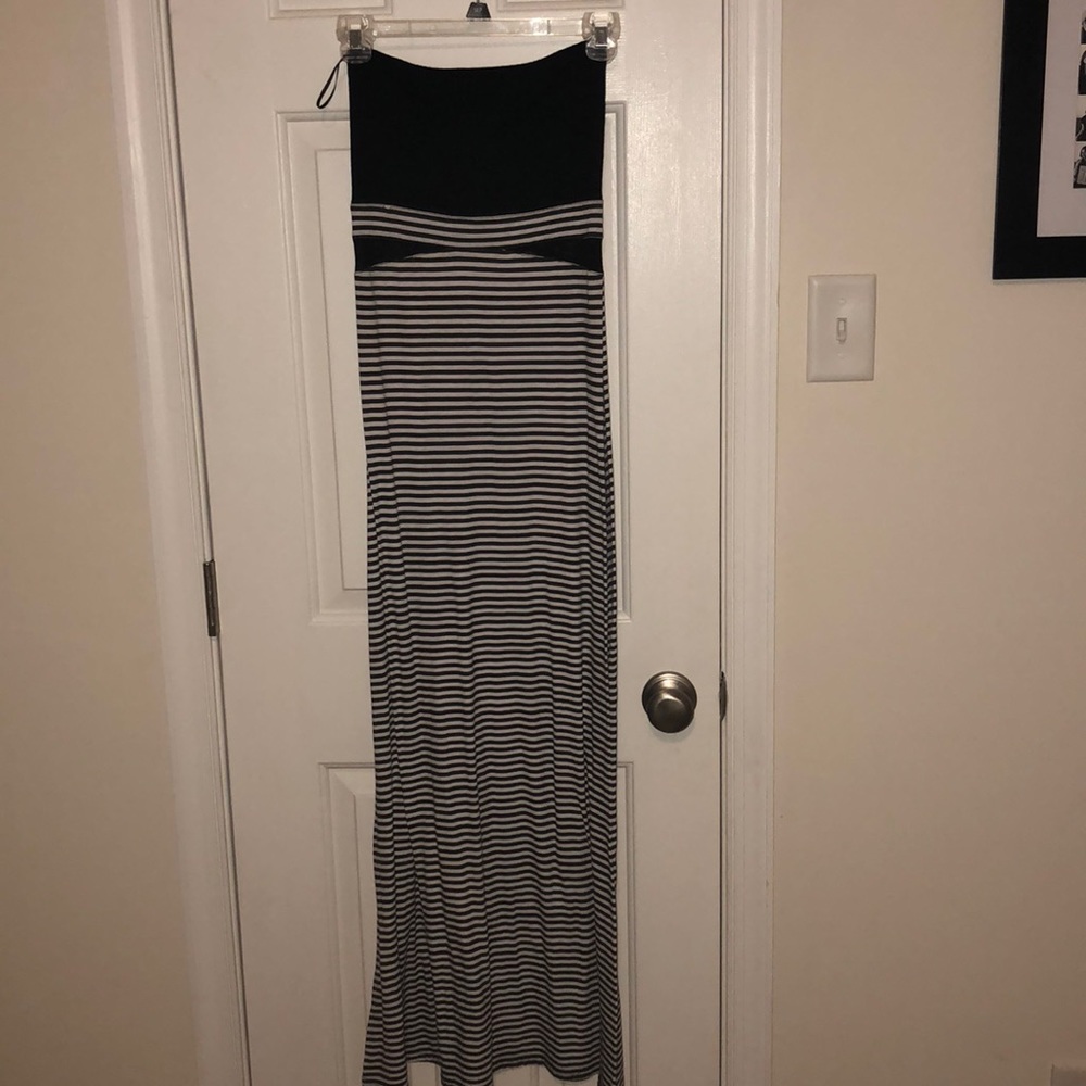 Strapless black and white dress